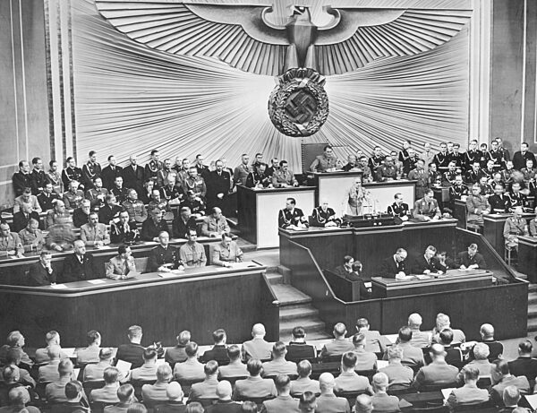 Wilhelm-Frick-Rede vor dem Reichstag in der Berliner Krolloper, 1939