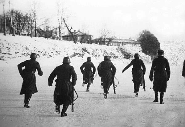 Exercise of a German unit on the Eastern Front, 1941