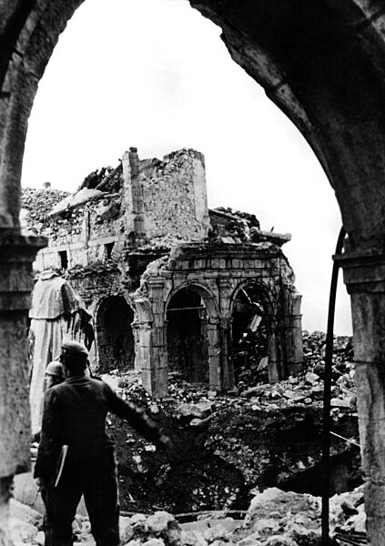 Deutsche Fallschirmjäger im Kloster Monte Cassino, 1944