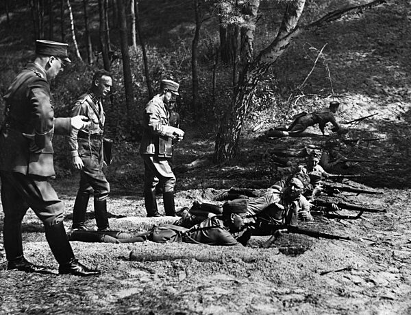 Shooting practice at the SA Reich competitions, 1938