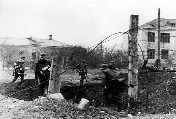 German infantrymen on the southern Eastern front, May 1942