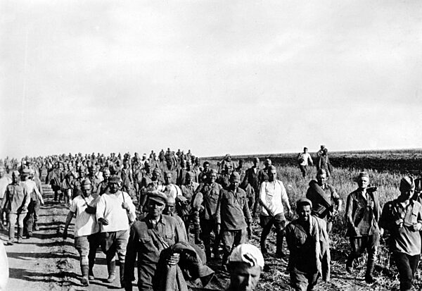 Train with Soviet prisoners, 1942