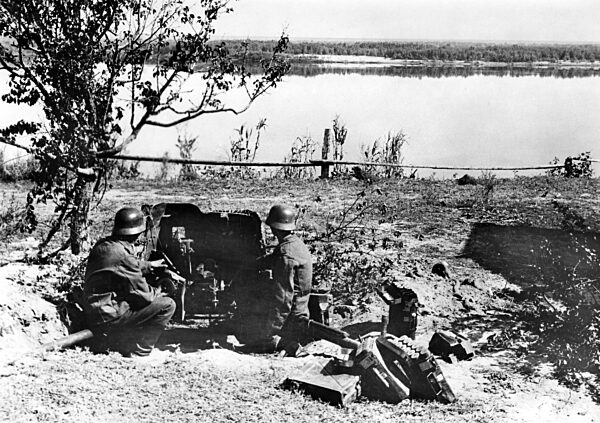 Position of German infantrymen on the Volga north of Stalingrad, 1942