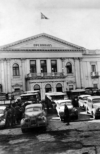 Opera house in Kharkov, May 1942