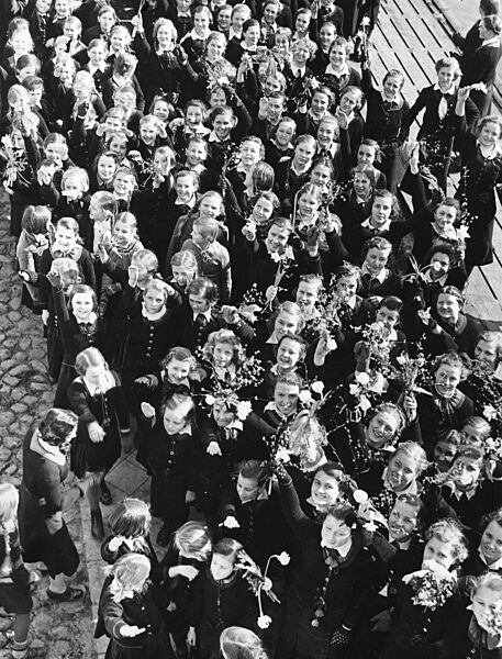 Residents of the Memel region celebrate the integration of the Klaipeda Region into the German Reich, 1939