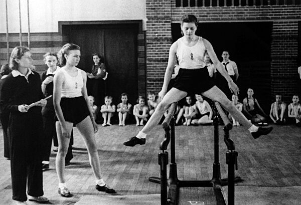 BDM-Werk Glaube und Schönheit beim Turnen, Berlin 1940