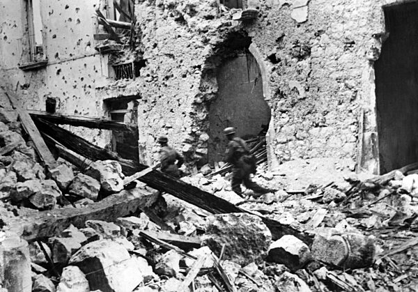 Deutsche Fallschirmjäger in Cassino, 1944