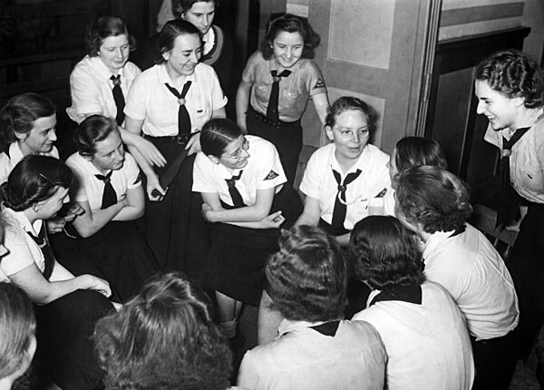 BDM training camp in Buckow, 1939