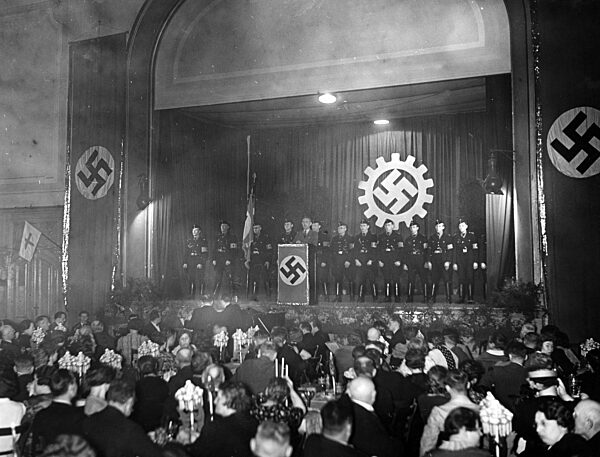 Scherl-event for dealers in Berlin, 1939