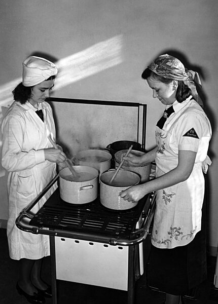 BDM-Werk Glaube und Schönheit beim Backen, Berlin 1941