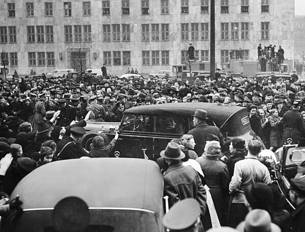 Adolf Hitler returning from Memel, Berlin 1939