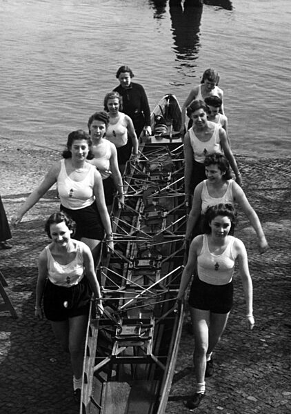 BDM-Werk Glaube und Schönheit beim Rudern, 1940