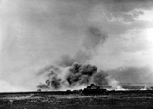 German tanks push forward to Stalingrad, 1942