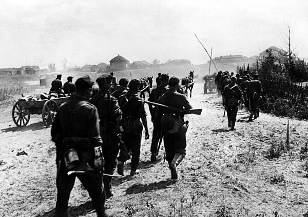 German infantry on the advance of the Volga, 1942