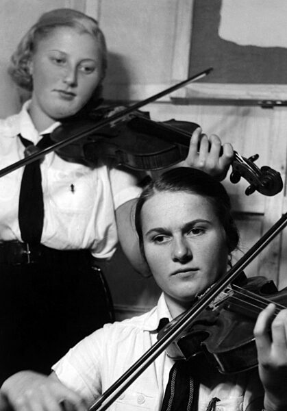 BDM-Werk Glaube und Schönheit, 1939