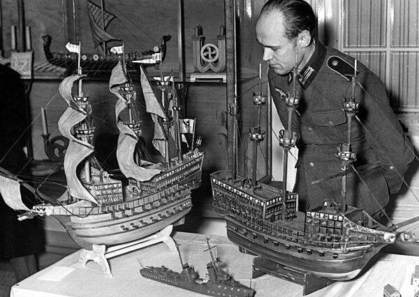 Modelmaking Exhibition of DAF in Berlin, 1941