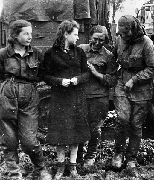 Female Red Army soldiers, August 1941