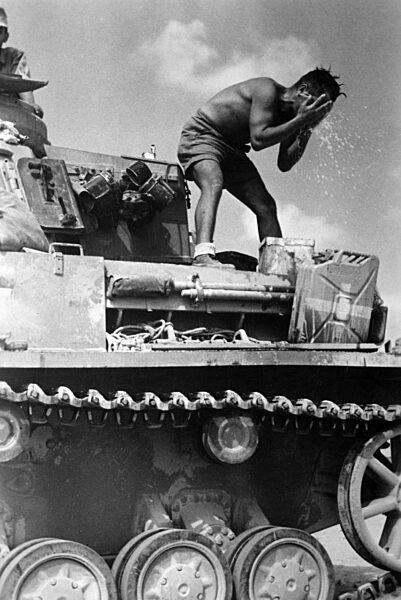 Military action on the egytian border, battle of El Alamein, 1942 