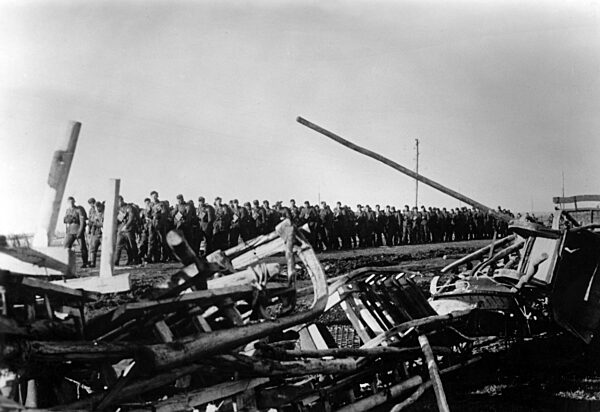 German infantrymen at the southern sector of the Eastern Front, May 1942