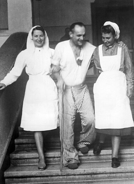 Deutsche Verwundete im Lazarett, 1944