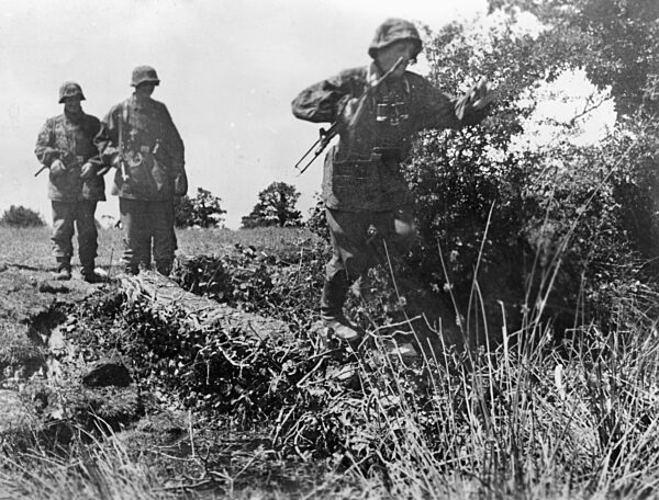 Soldiers of the Waffen SS in Normandy, 1944
