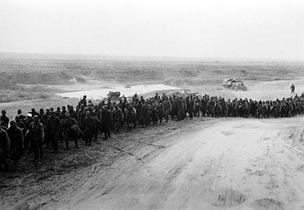 Group of Soviet prisoners of war, 1942