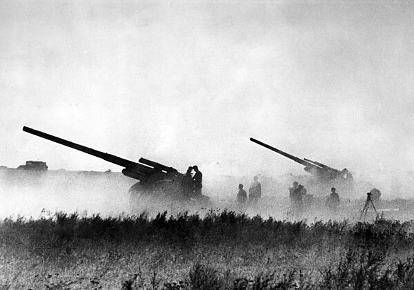 German artillery position south west of Stalingrad, 1942