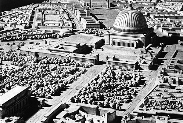 SZ Photo - Albert Speer - buildings and models