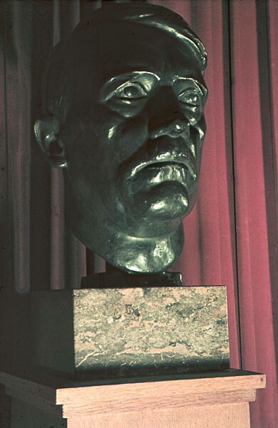 Büste von Adolf Hitler, 1938
