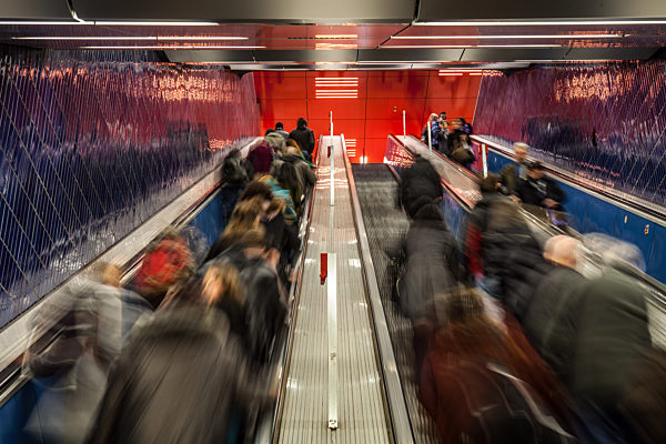 Rolltreppe am Marienplatz in München, 2016