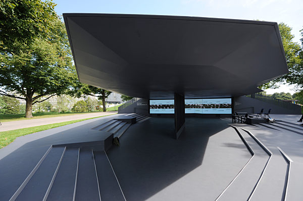 Erinnerungsort "Einschnitt" für die Opfer des Olympia-Attentats in München, 2017