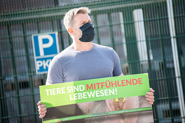 Protestaktion vor Schlachtbetrieb in Sögel