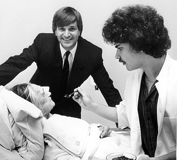 Peter Hintze visits community services in Stateclinic Langenfeld