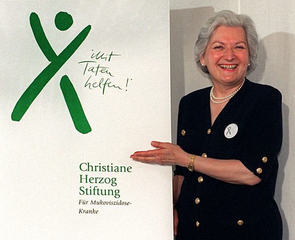Christiane Herzog stellt neue Stiftung vor