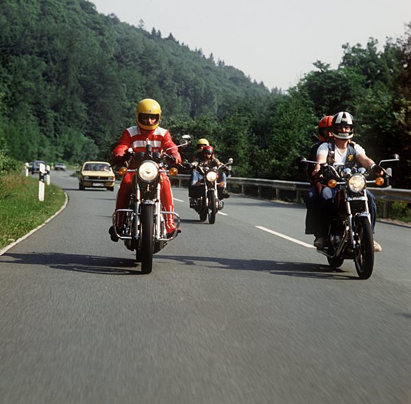 Straßenverkehr - Motorradfahrer