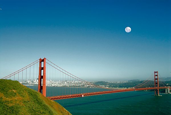 Golden Gate Bridge, San Francisco, Cali..........