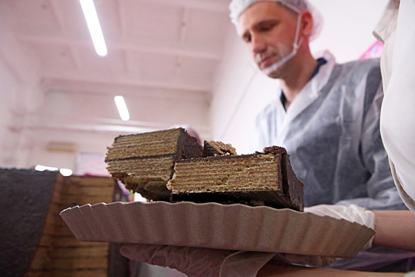 World's largest wafer bar made in Kharkiv