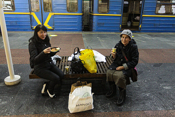 Bomb shelter in Kyiv subway