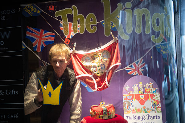 Author/Illustrator Nicholas Allan Decorates The Coronation Window at Waterstones Piccadilly, London