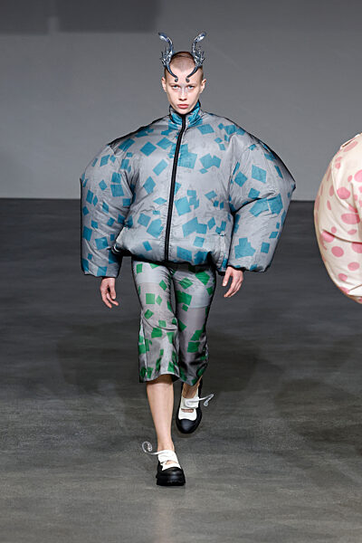 Anrealage Ready To Wear Spring Summer 2025 Paris Fashion Week, 24 September 2024