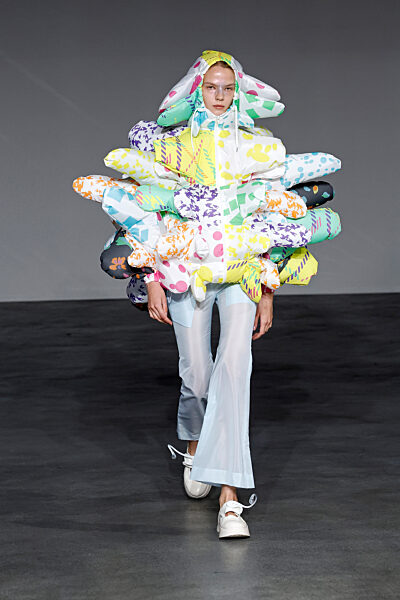 Anrealage Ready To Wear Spring Summer 2025 Paris Fashion Week, 24 September 2024