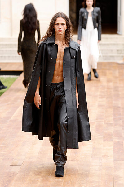 Gabriela Hearst Ready To Wear Spring Summer 2025 Paris Fashion Week, 30 September 2024