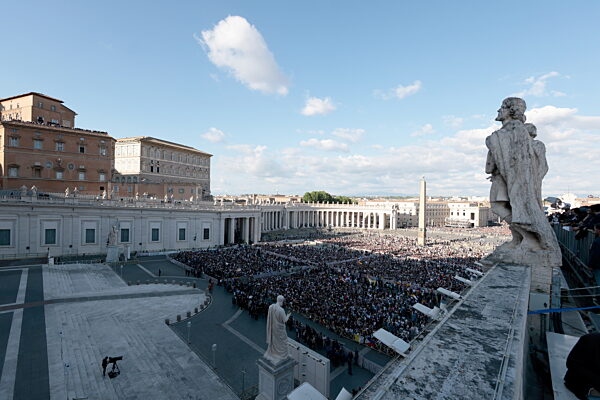 White smoke. New Pope elected