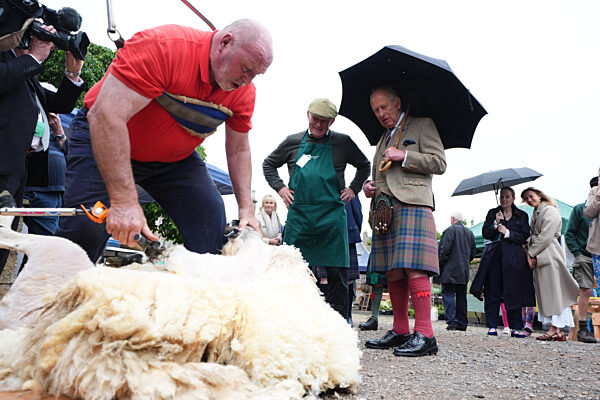 King visits Scotland for Holyrood Week