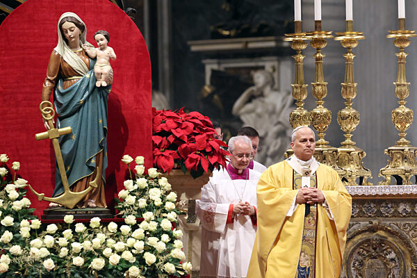 The Pope celebrates Christmas Eve Mass in St. Peter's Basilica