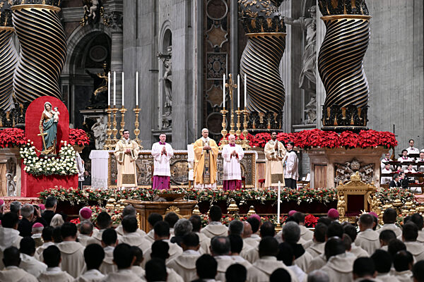 The Pope celebrates Christmas Eve Mass in St. Peter's Basilica