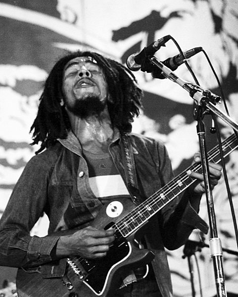 BOB MARLEY PERFORMS WITH THE WAILERS @ THE BEACON THEATER IN NYC    CIRCA SUMMER 1977