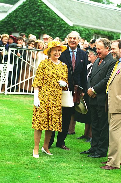 HM QUEEN ELIZABETH II
At the Royal Ascot Races
Bandphoto Agency Photo
B93...
