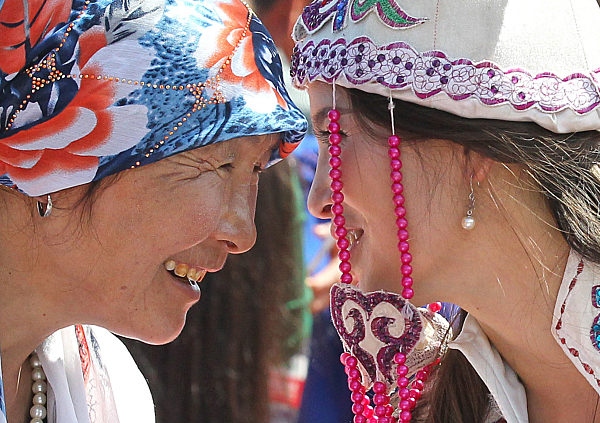 #CHINA-HAMI-GROUP WEDDING(CN)