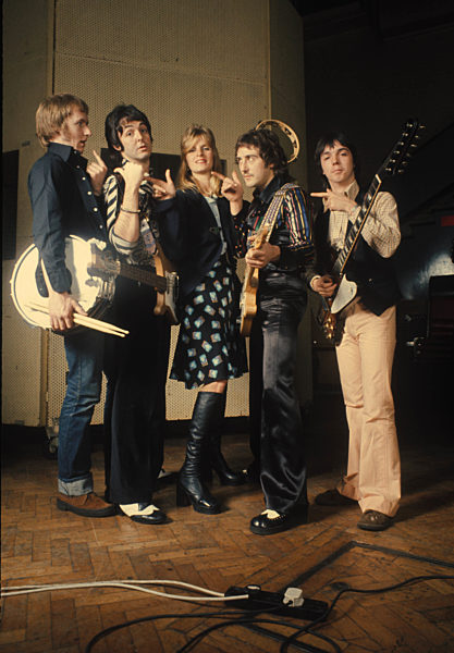 3 Aug 1971 - Paul McCartney announces formation of Wings